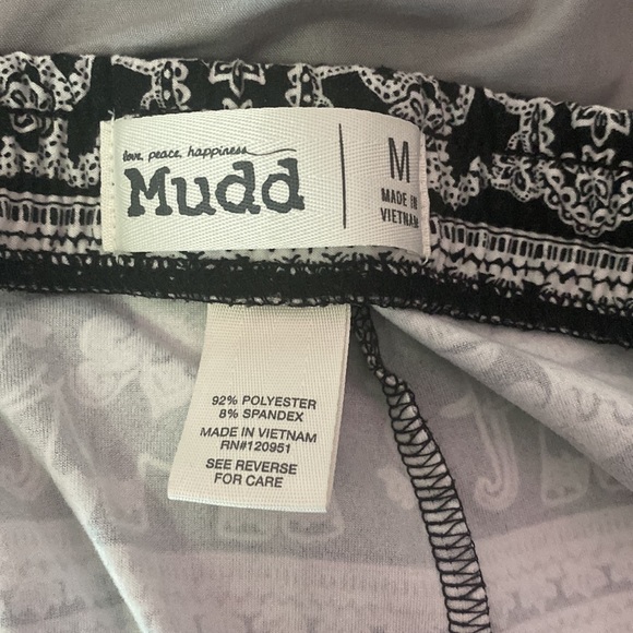 Soft printed shorts - Picture 3 of 3